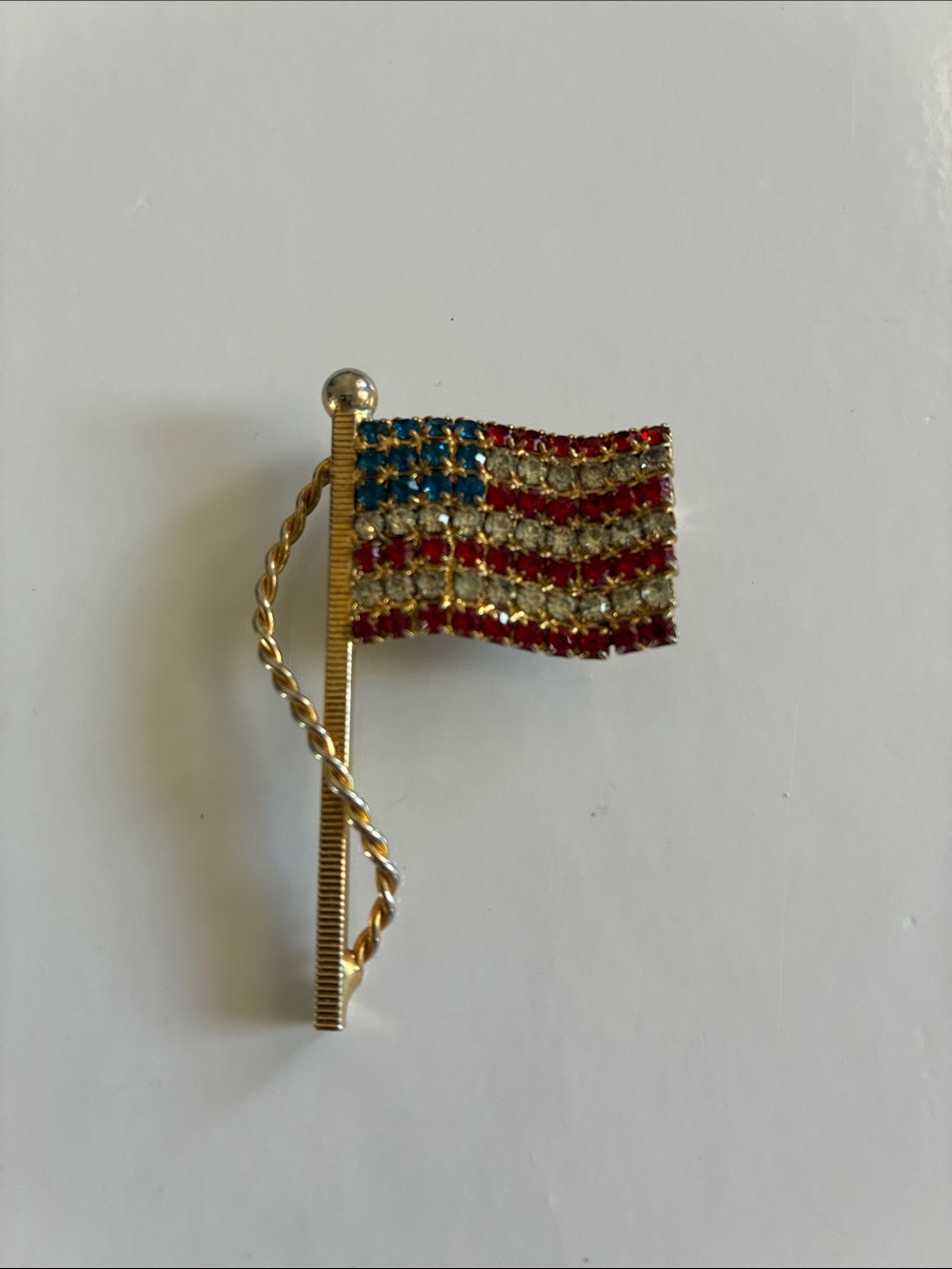 Vintage Possible Rafaelian Gold Tone Flag Pole & Flag Rhinestone Brooch Pin
